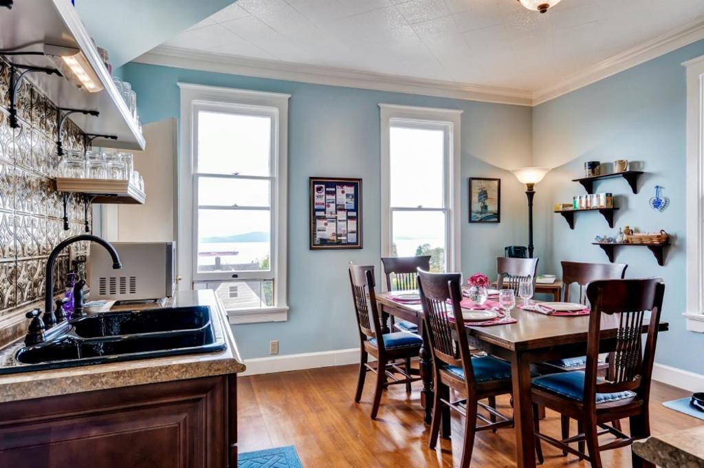Astoria Painted Lady Historic Apt With River View! 외부 사진