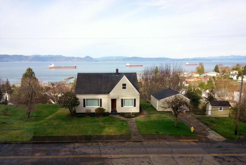 Astoria Painted Lady Historic Apt With River View! 외부 사진