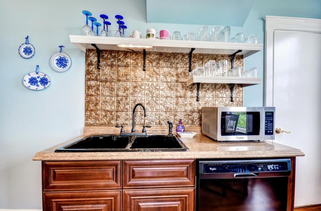 Astoria Painted Lady Historic Apt With River View! 외부 사진
